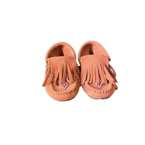 Manitobah Mukluk Fringe Moccasins Booties Size 5 New Oak Brown